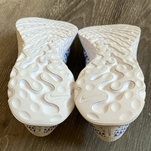 Nike - Picture 9 of 17